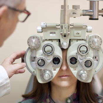 optico optometrista en Donostia, Gros y Amara